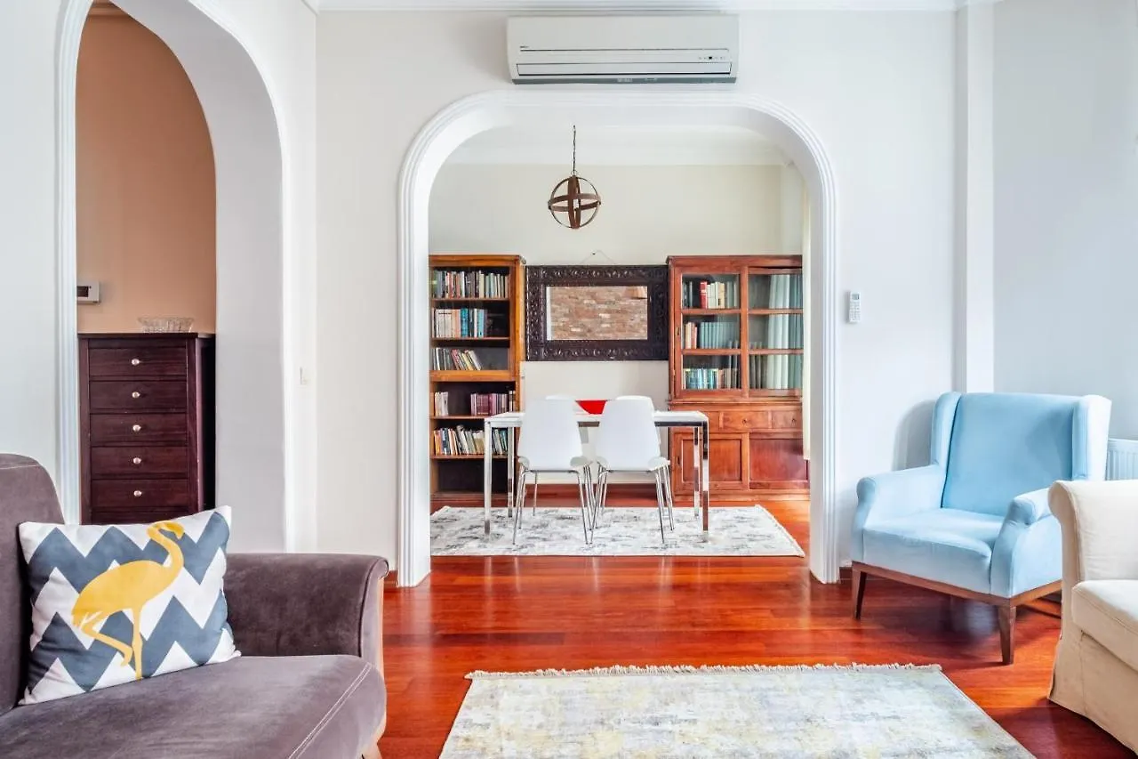 Centrally Located Apartment With Balcony In Sisli Istanbul