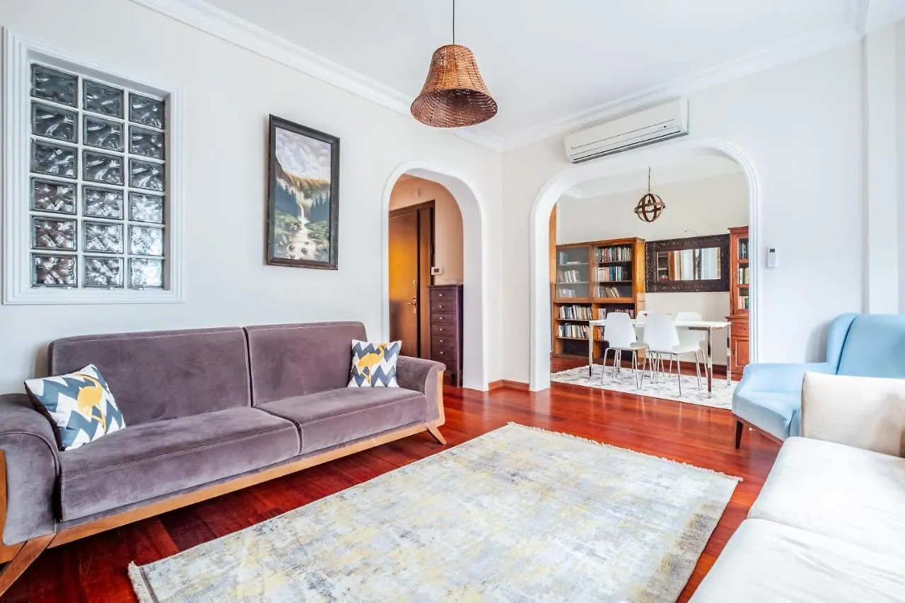 Centrally Located Apartment With Balcony In Sisli Istanbul